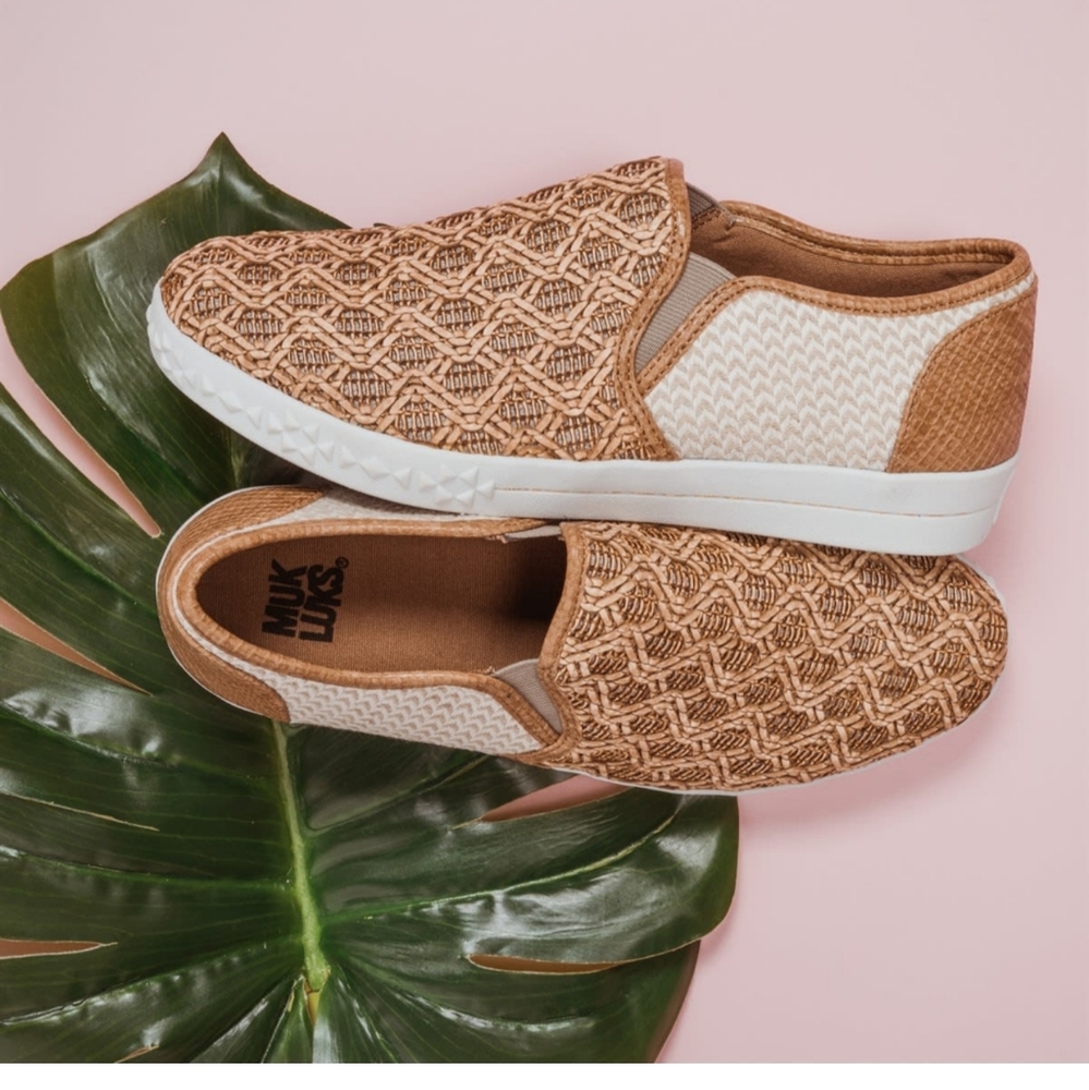 NWT Tan Muk luks slip on sneakers